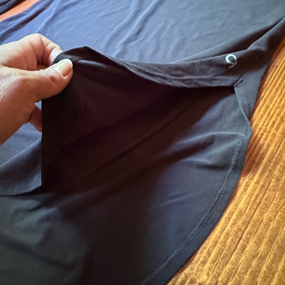 GAP Black Long Sleeve Athletic Top - Picture 4 of 6